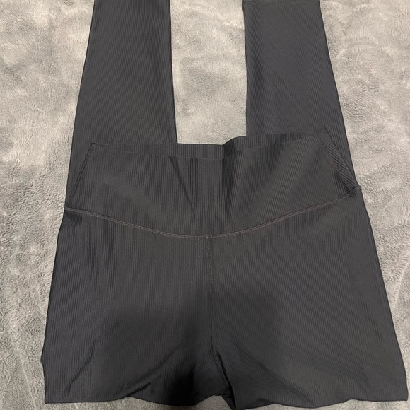 Ribbed Black Leggings - Picture 5 of 5